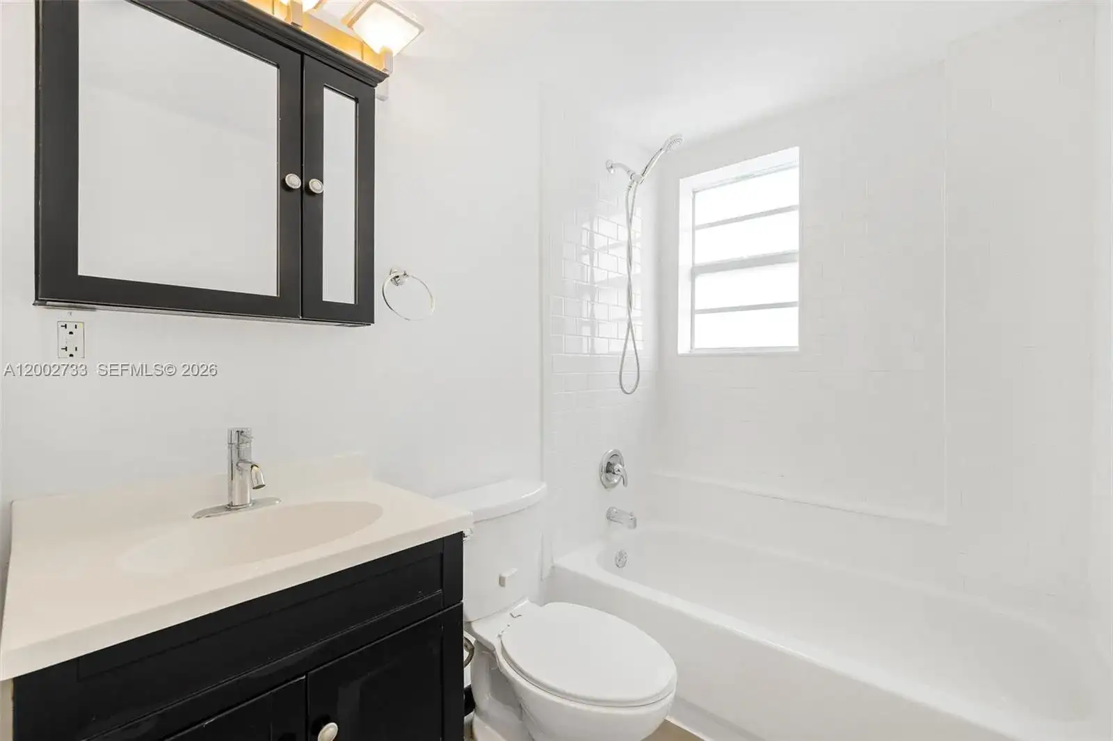 1876 SW 11th Ter # 302, Miami FL 33135 photo 4