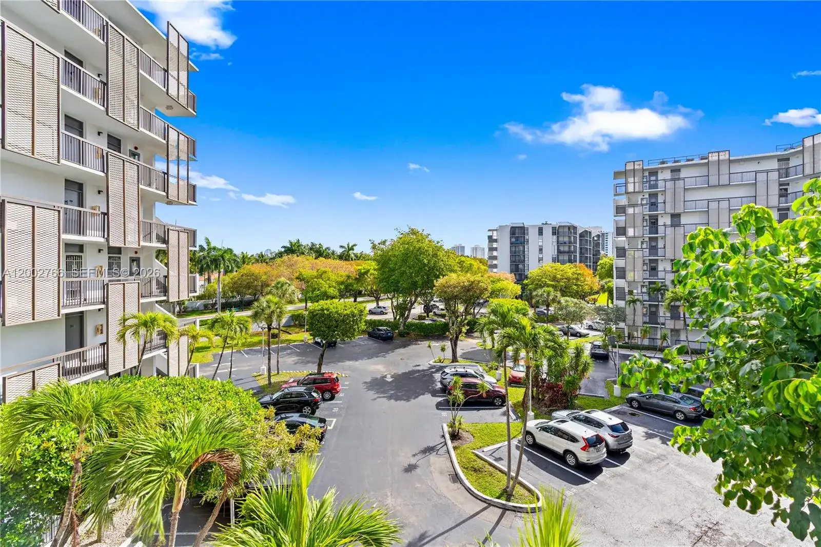 20500 W Country Club Dr # 405, Aventura FL 33180 photo 2