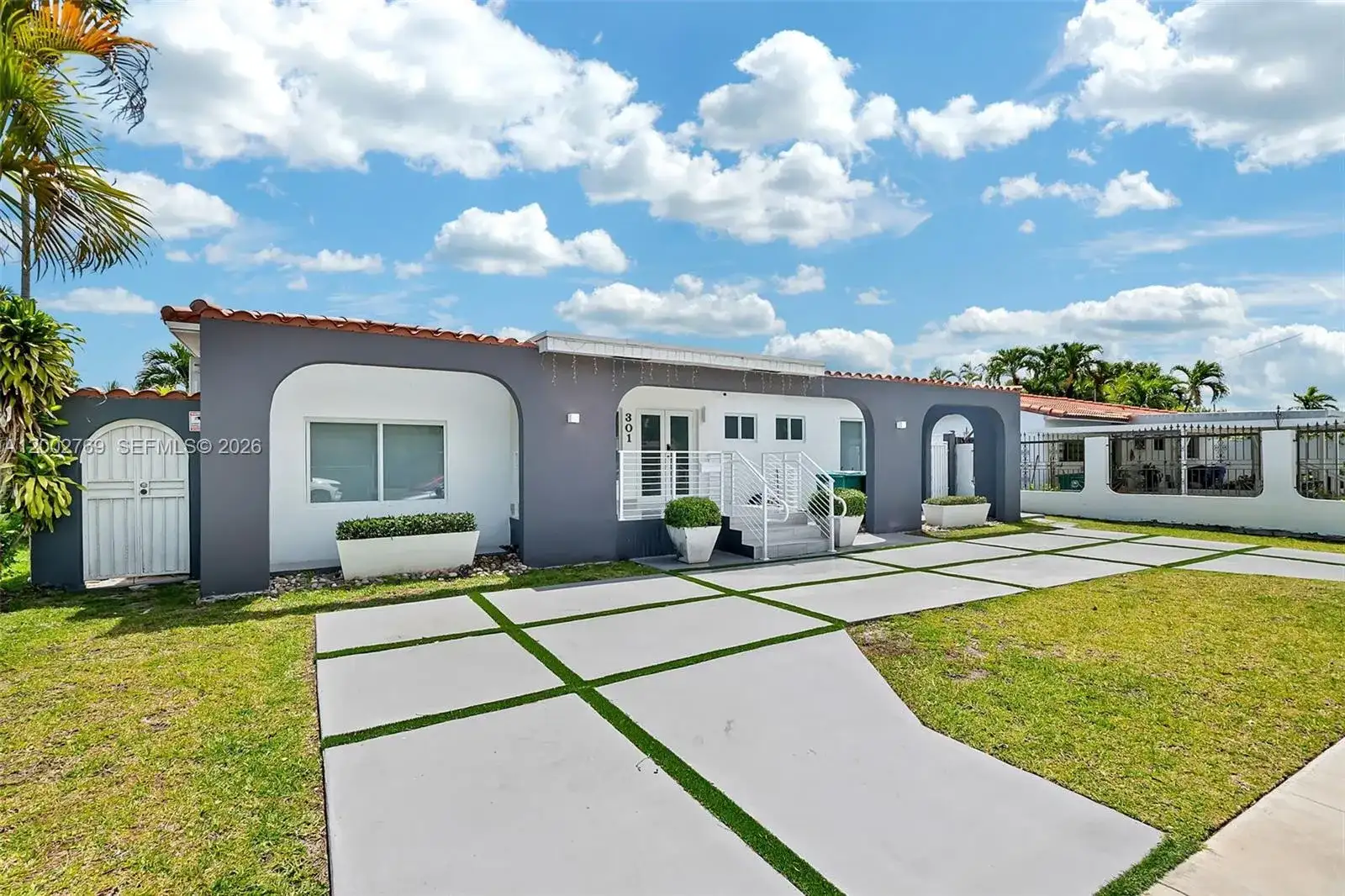301 SW 30th Ct, Miami FL 33135 photo 2