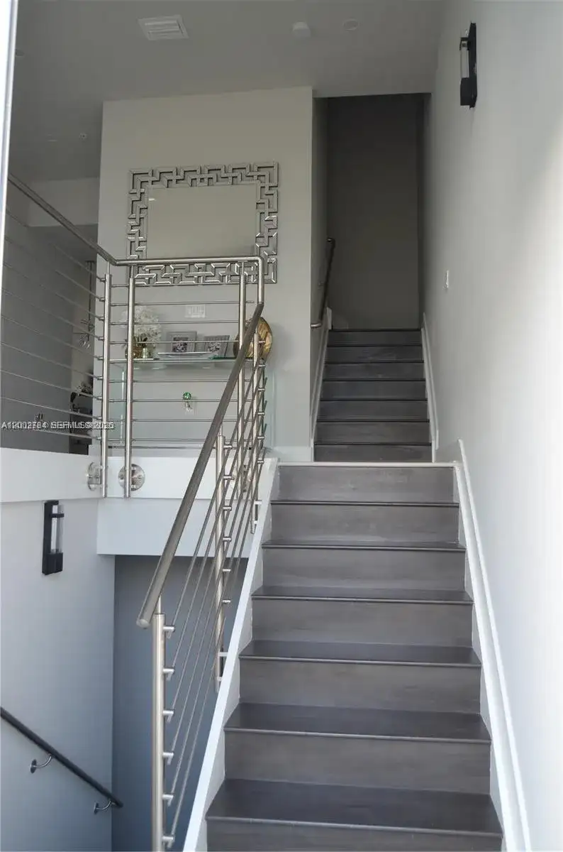 10347 NW 64th, Doral FL 33178 photo 2