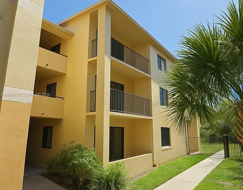 9999 Summerbreeze Dr # 216, Sunrise FL 33322