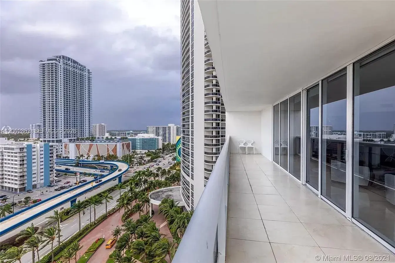 1830 S Ocean Dr # 1606, Hallandale Beach FL 33009