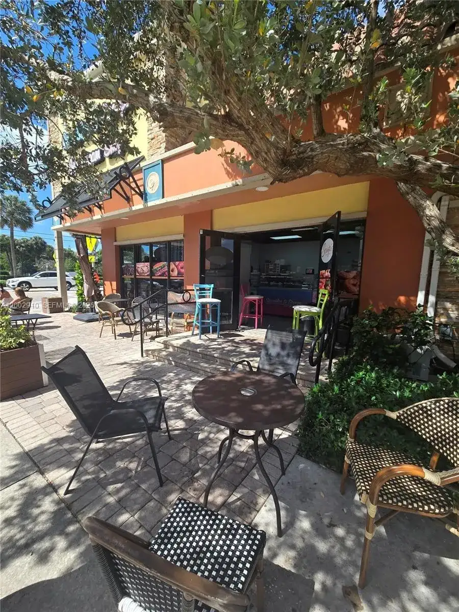 899 E PALMETTO PARK RD, Boca Raton FL 33432 photo 2