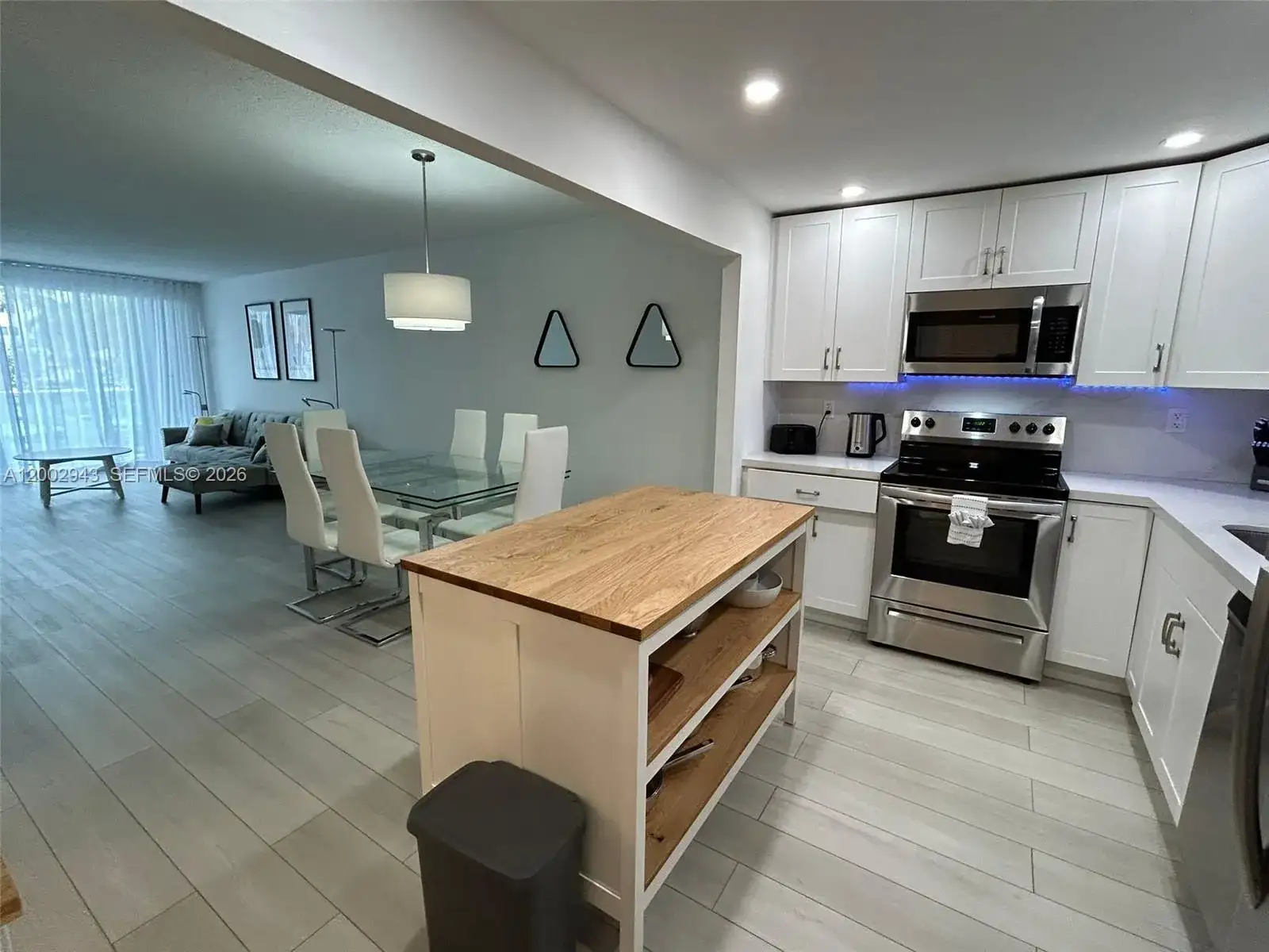 19390 Collins Ave # 118, Sunny Isles Beach FL 33160 photo 2