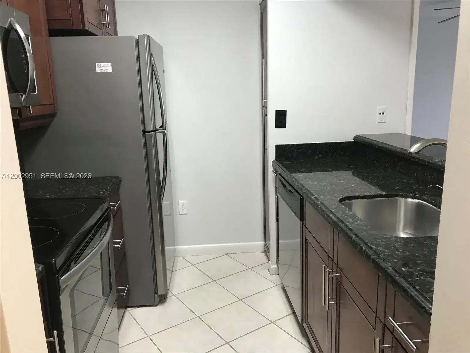 7075 NW 186th St # C408, Hialeah FL 33015 photo 3