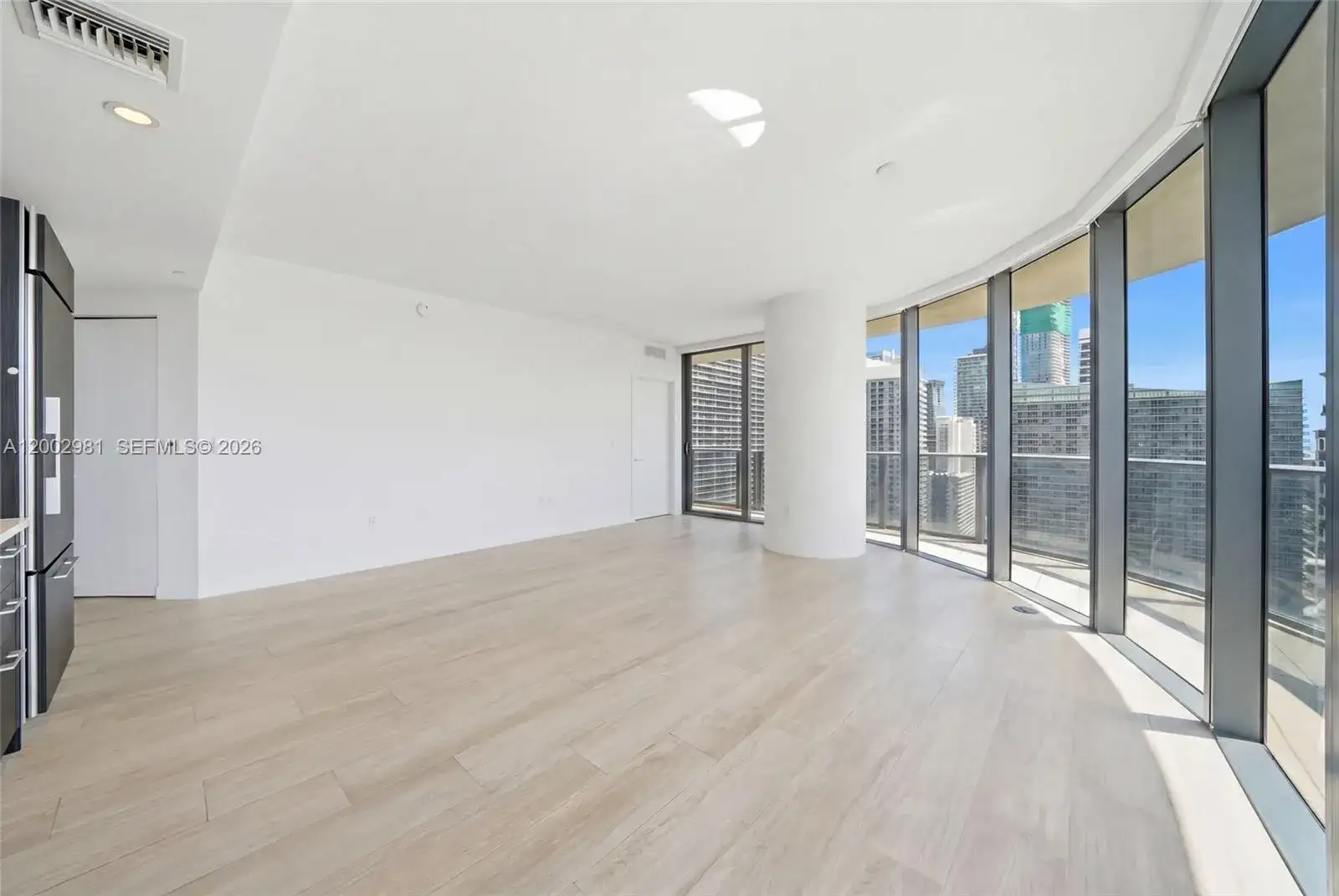 55 SW 9th St # 3106, Miami FL 33130 photo 3