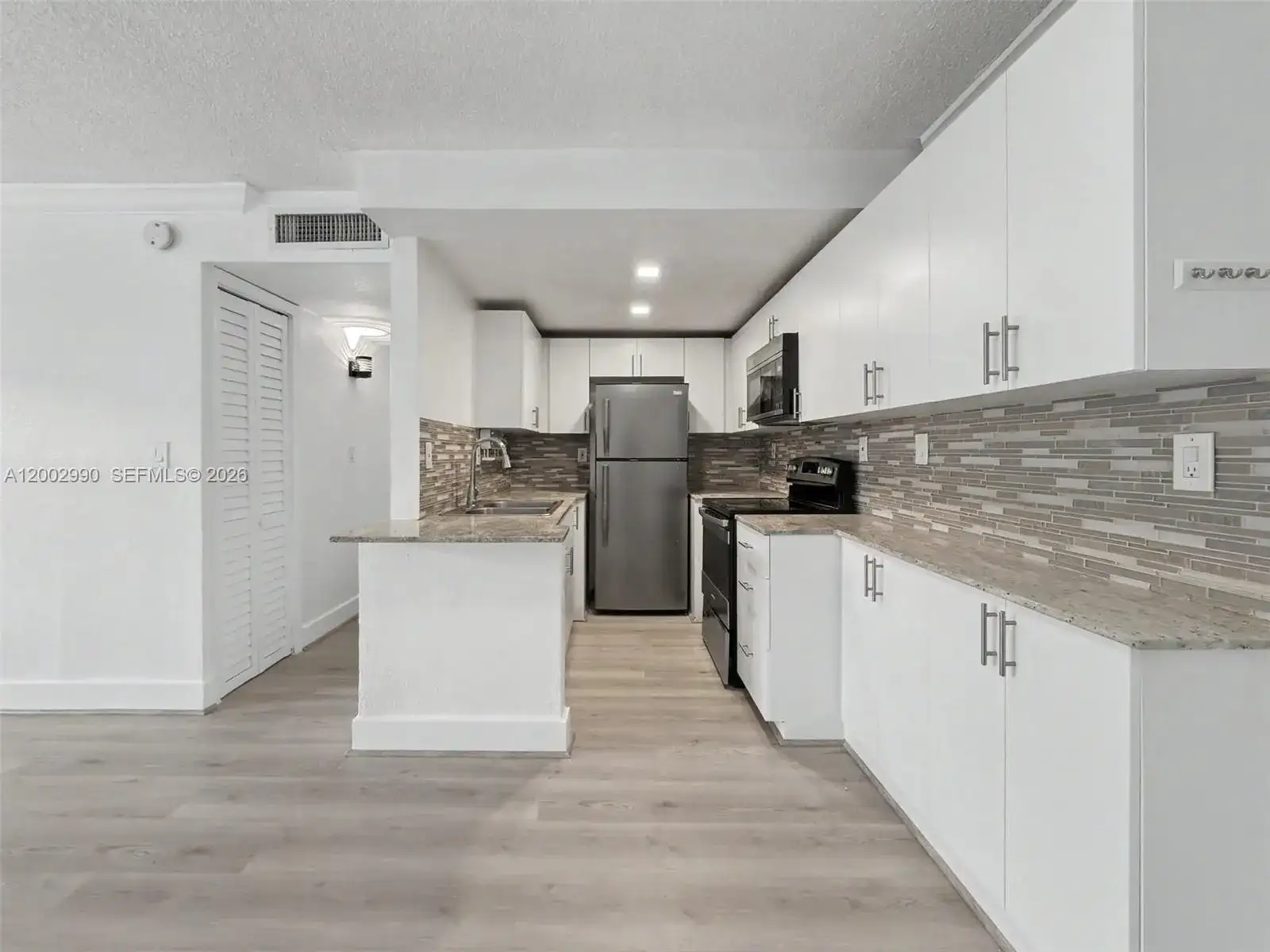 606 W 81st St # 120, Hialeah FL 33014 photo 2