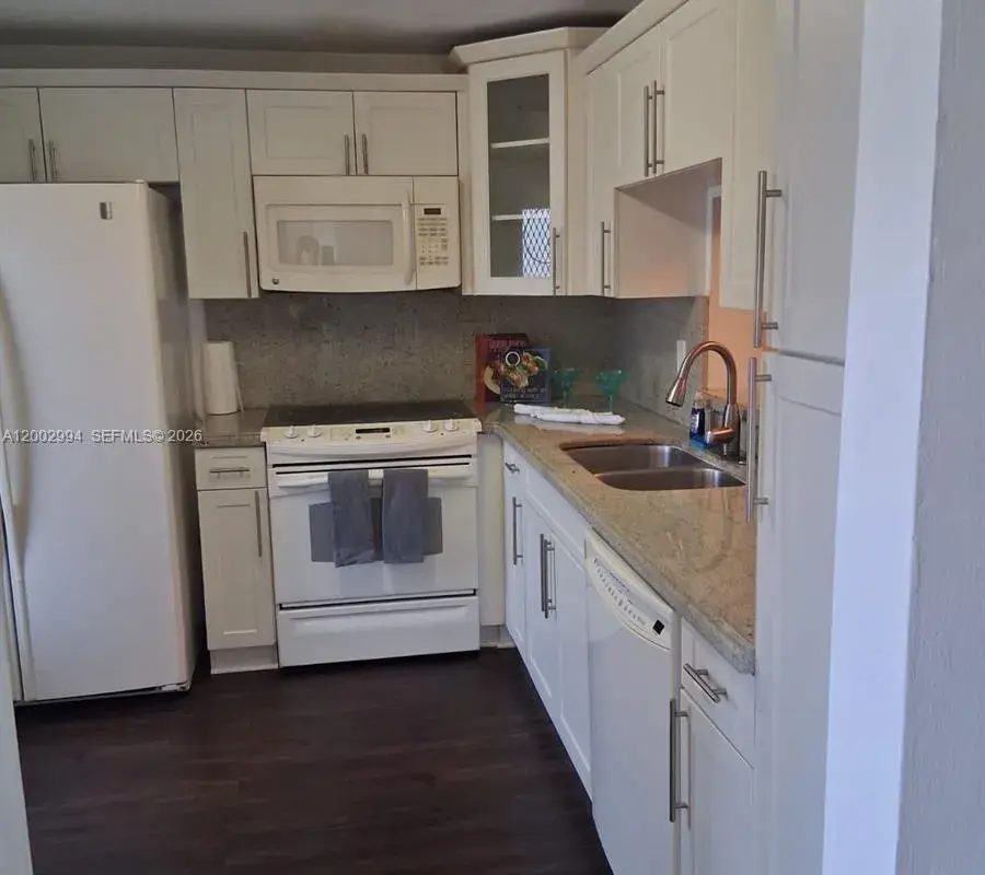 301 NE 14th Ave # 202, Hallandale Beach FL 33009