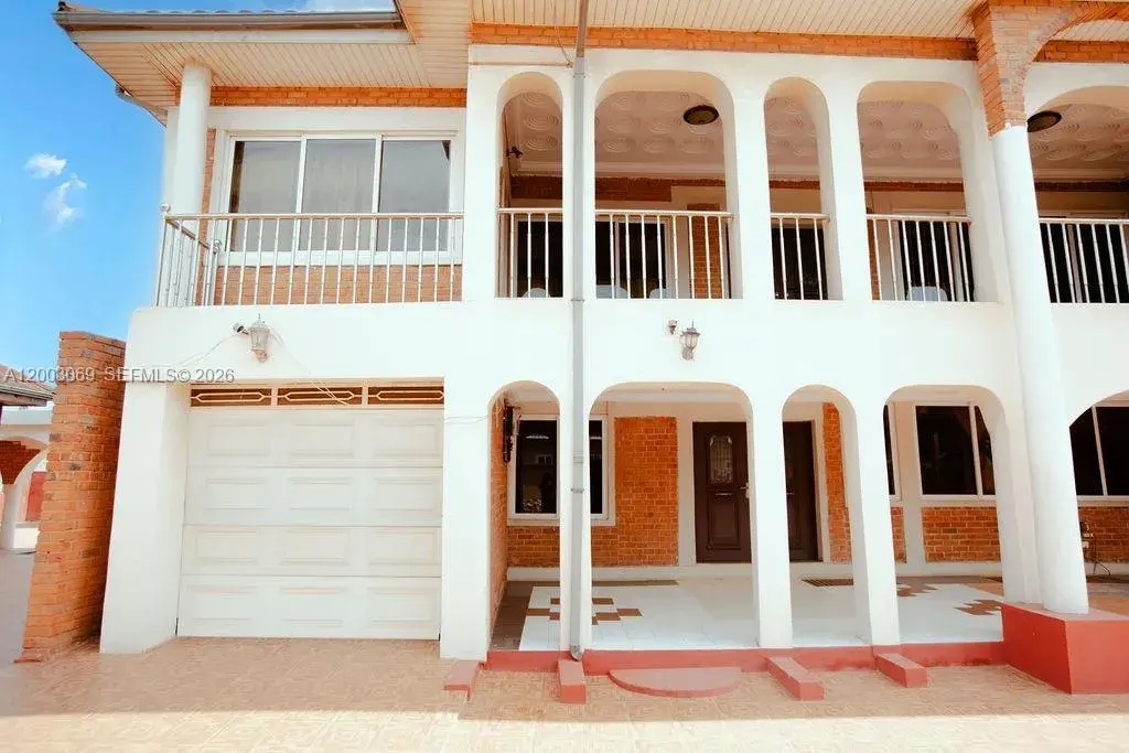 72 Nmai Dzorn Adjiringano Road, FL