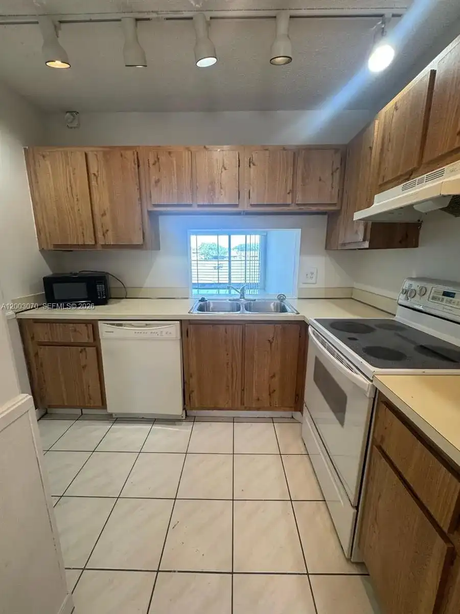 7410 Woodmont Ter # 204, Tamarac FL 33321