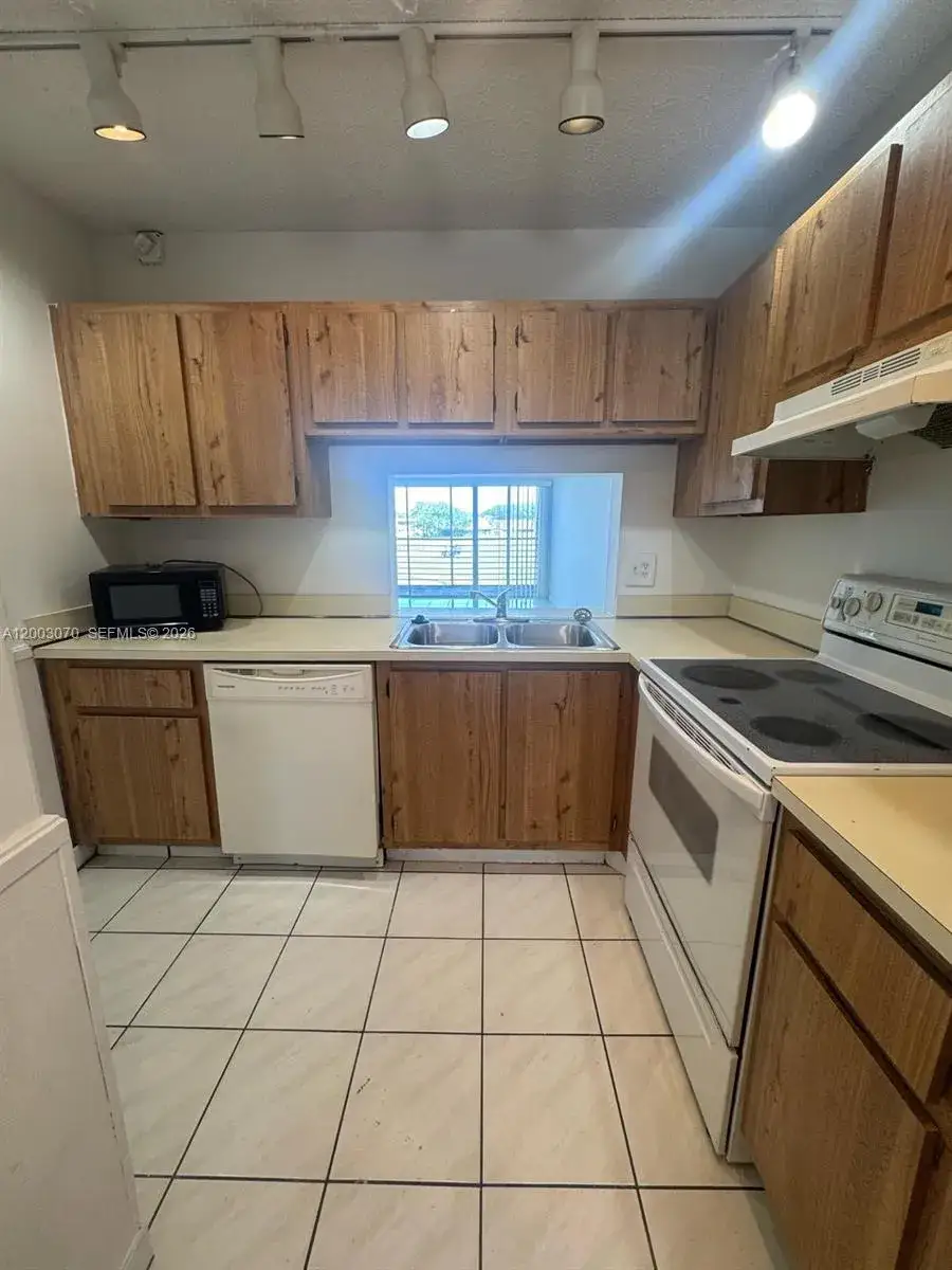 7410 Woodmont Ter # 204, Tamarac FL 33321