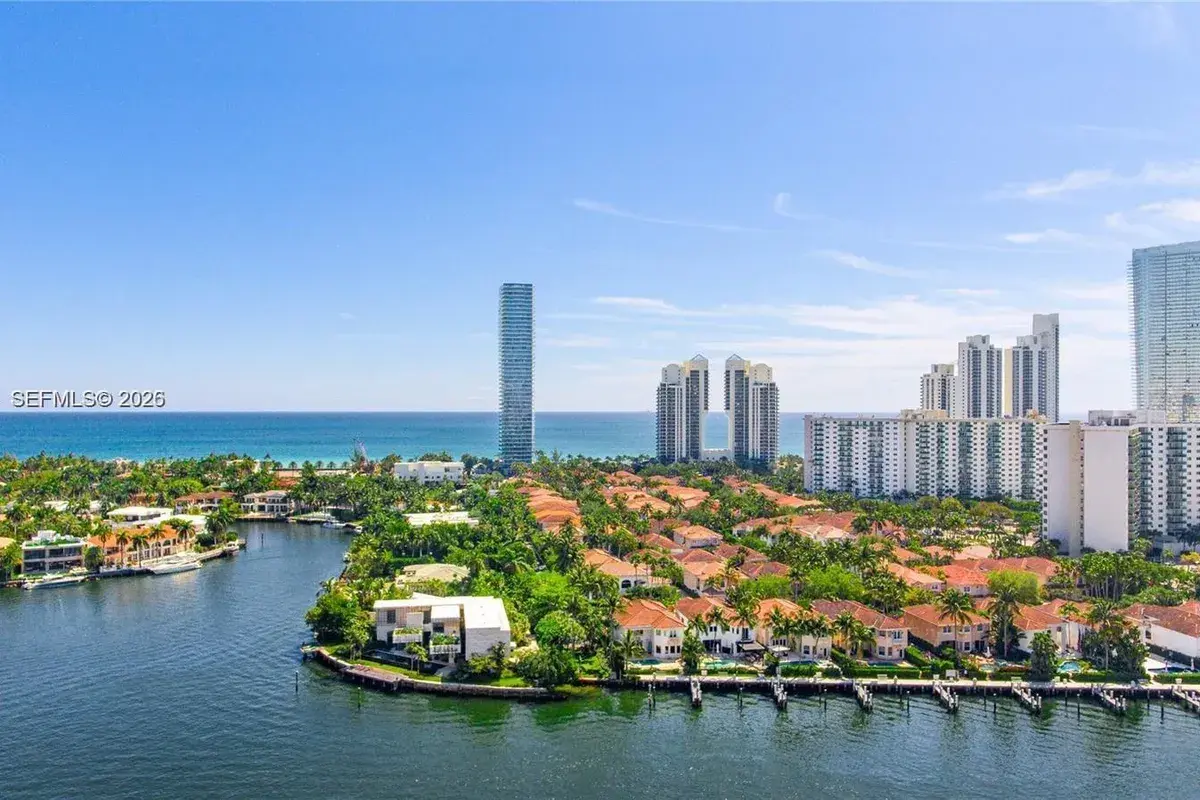 19667 Turnberry Way # 18D, Aventura FL 33180