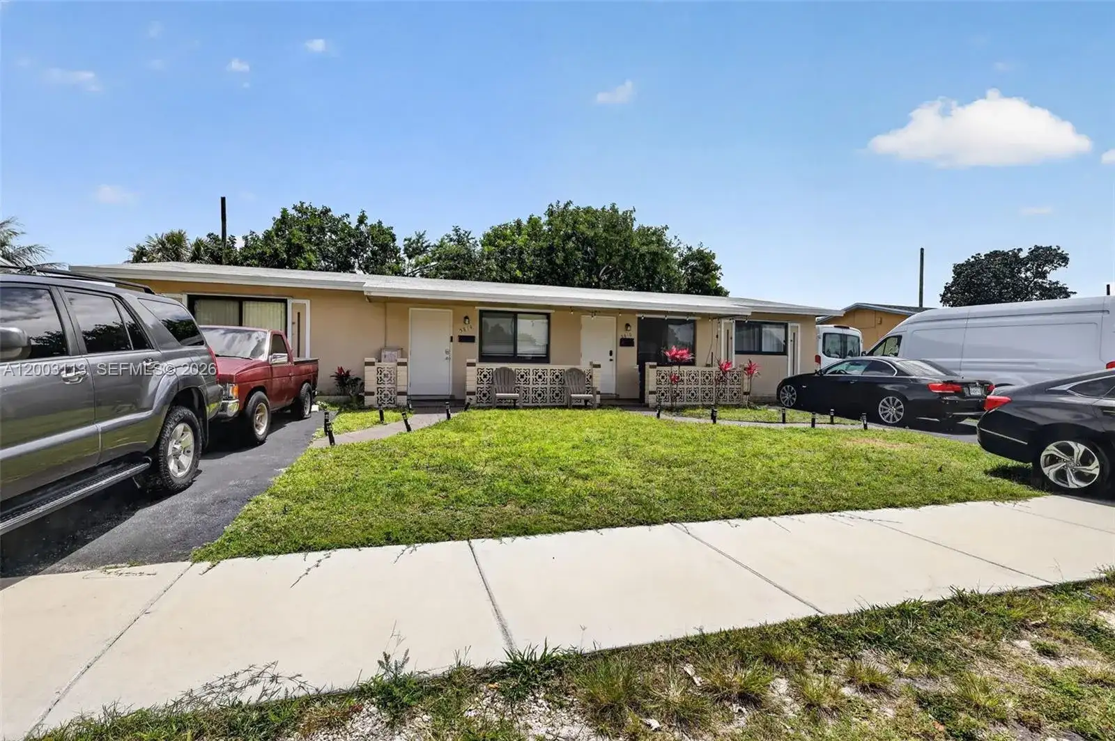 5814 Cleveland St, Hollywood FL 33021 photo 2