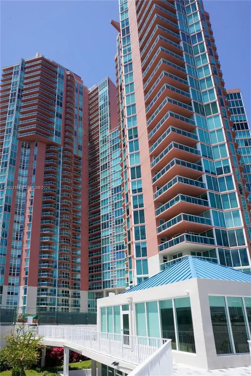 3370 Hidden Bay Dr # 213, Aventura FL 33180
