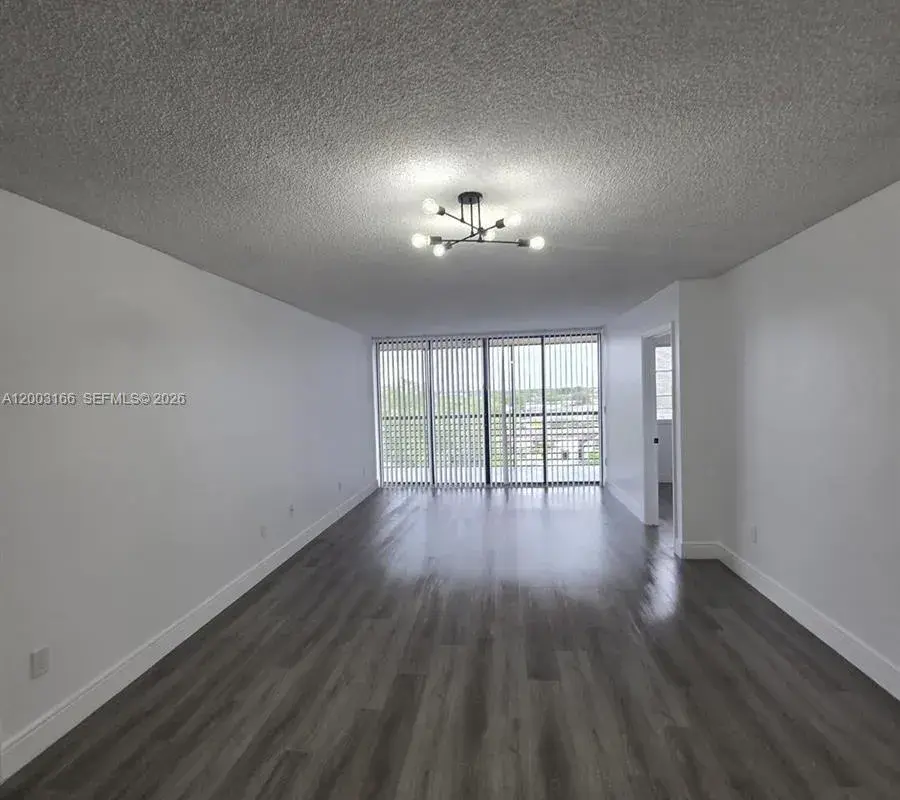 20840 San Simeon Way # 601, Miami FL 33179