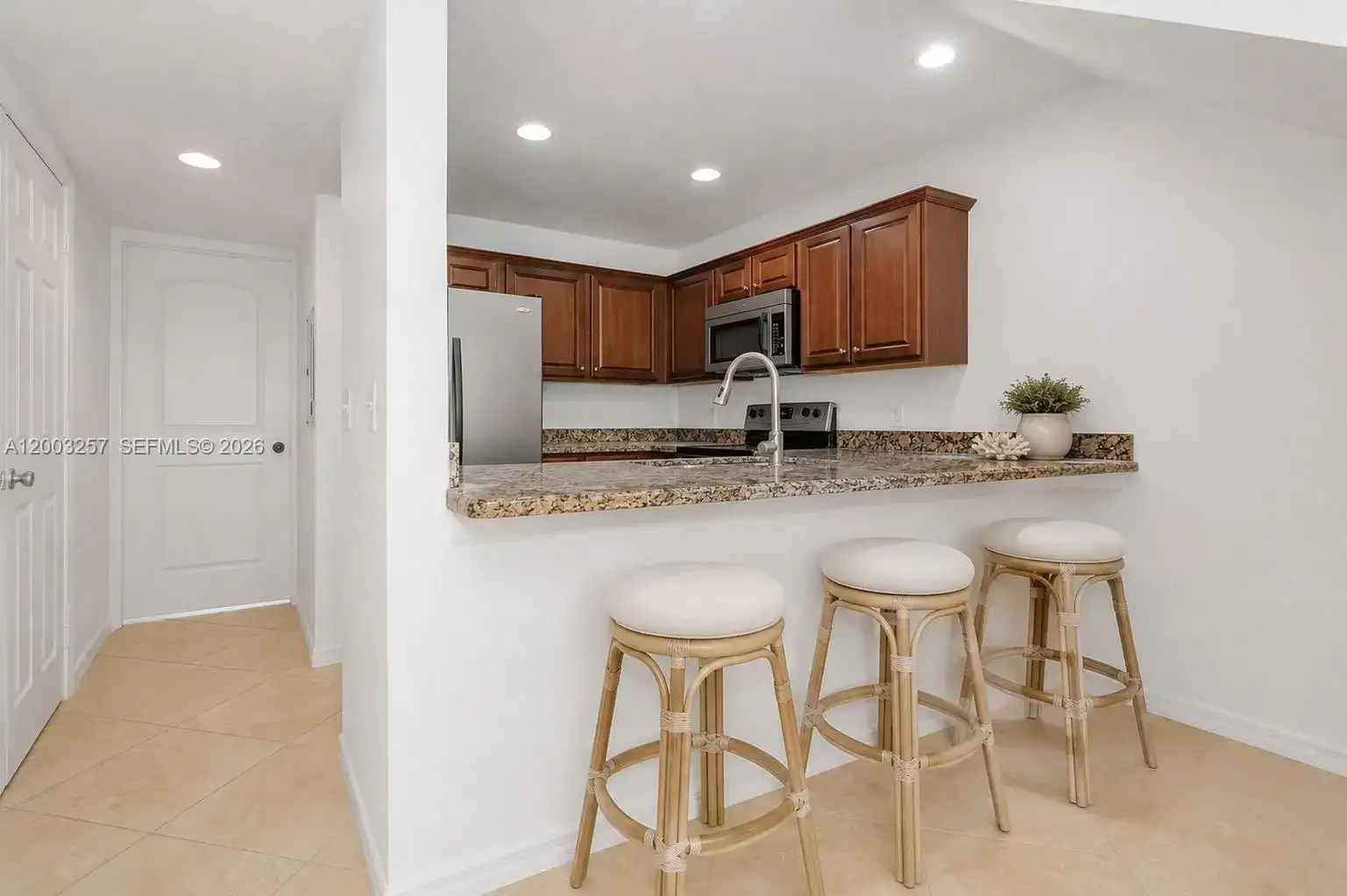 1000 Palm Trl # 6, Delray Beach FL 33483 photo 3
