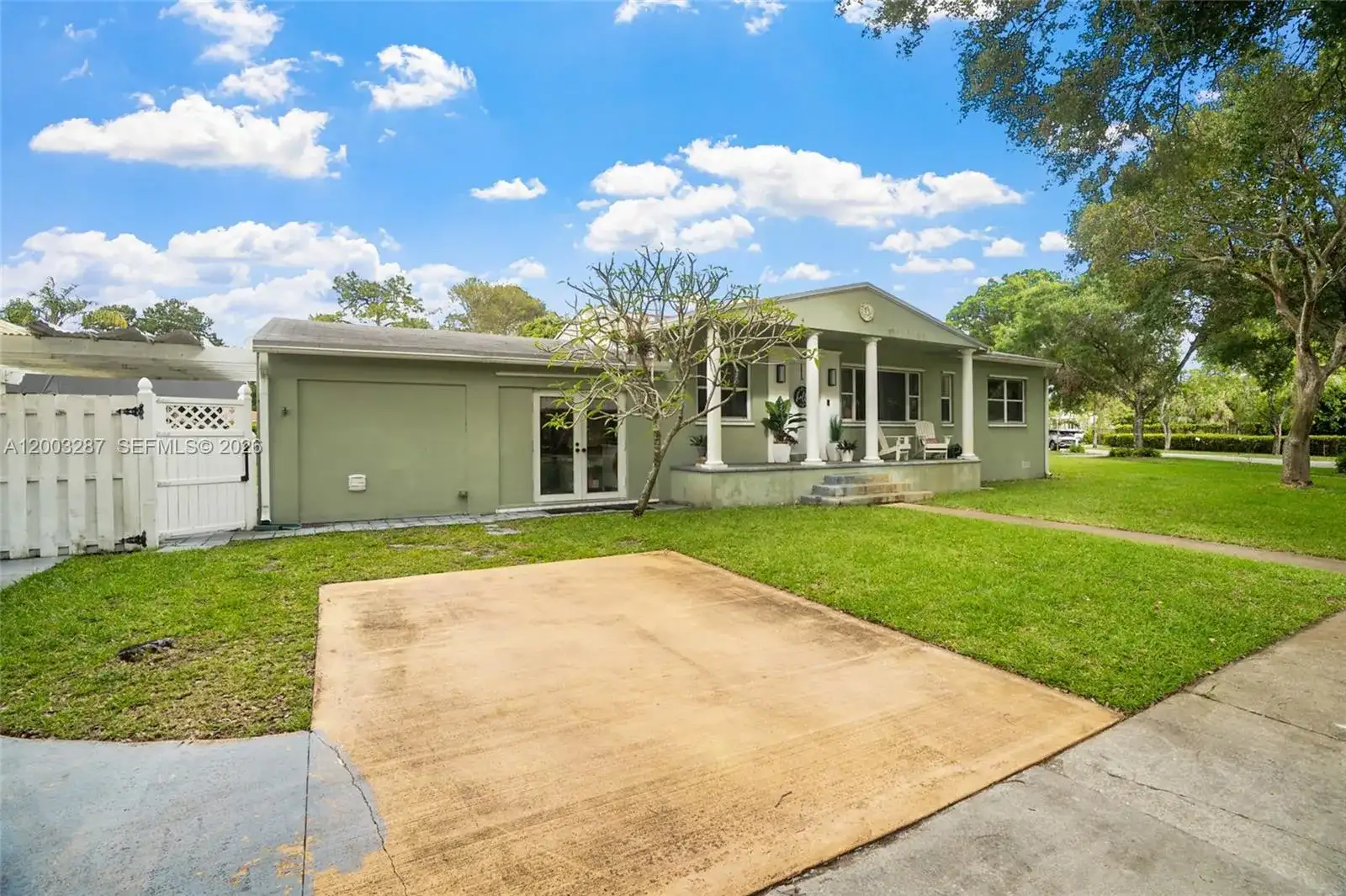 899 E Country Club Cir, Plantation FL 33317 photo 5