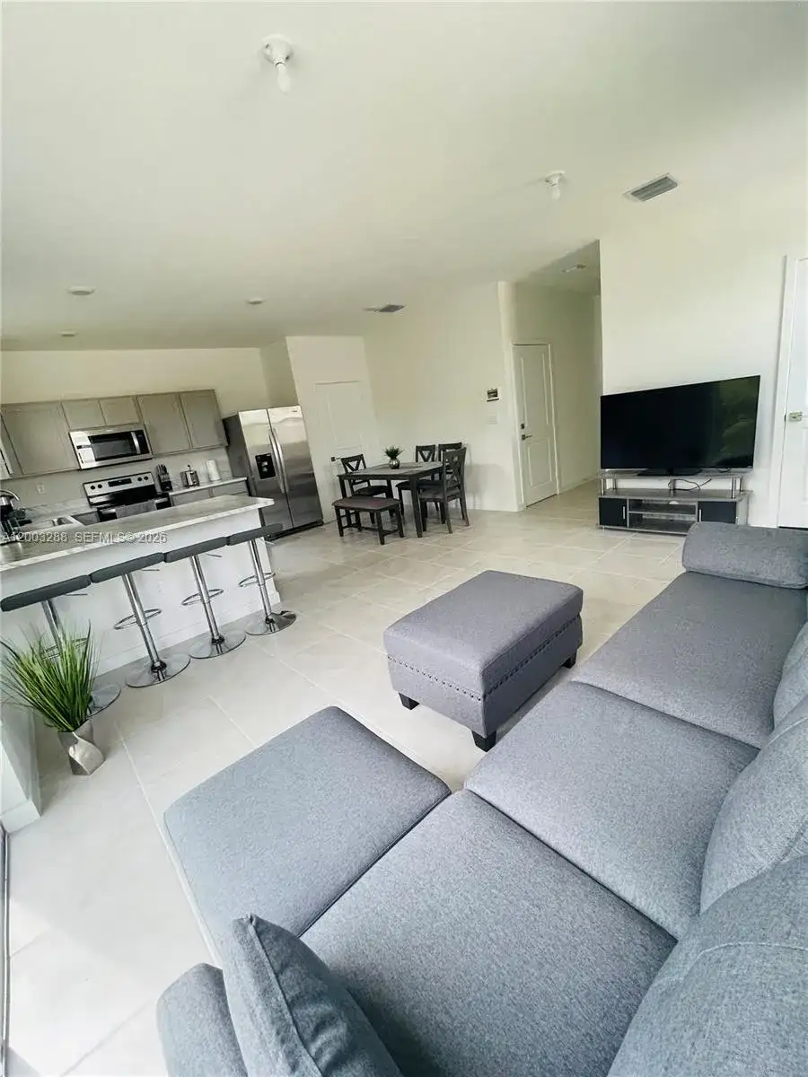 916 SE 19th St # 916, Homestead FL 33034 photo 2