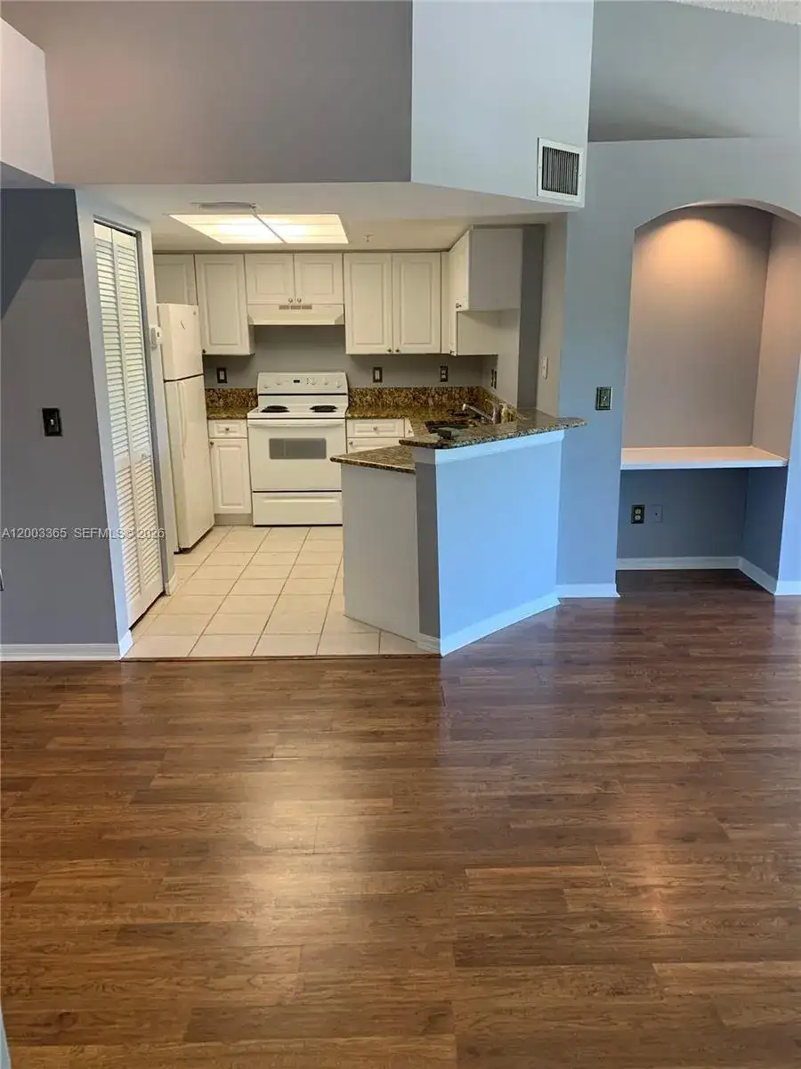 600 N Crestwood Ct N # 610, Royal Palm Beach FL 33411 photo 4