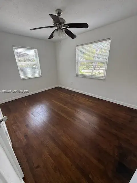 2471 Dewey St, Hollywood FL 33020