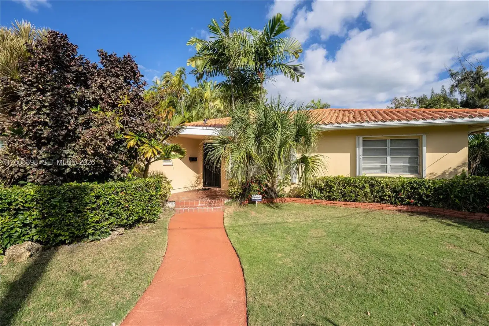 475 S Shore Dr, Miami Beach FL 33141 photo 2