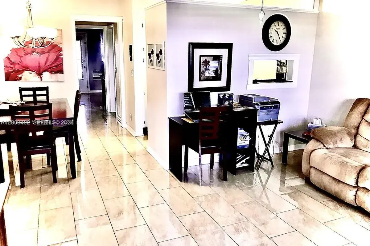 900 SW 11th Ave # 17C, Hallandale Beach FL 33009