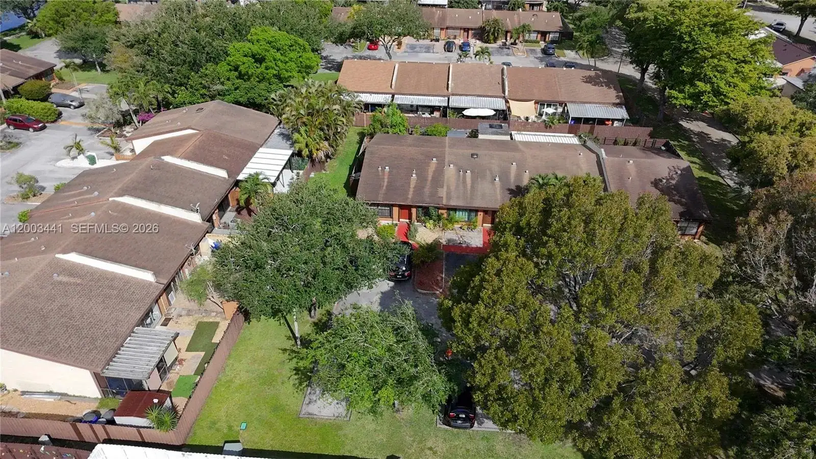 10331 Holly Ct, Pembroke Pines FL 33026 photo 2