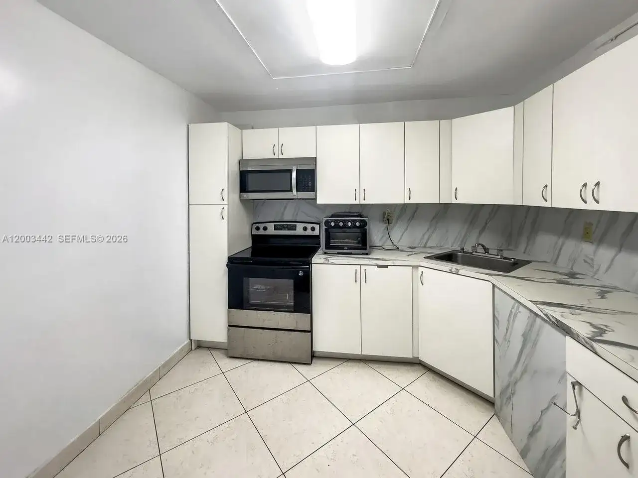 2750 NE 183rd St # 407, Aventura FL 33160 photo 3