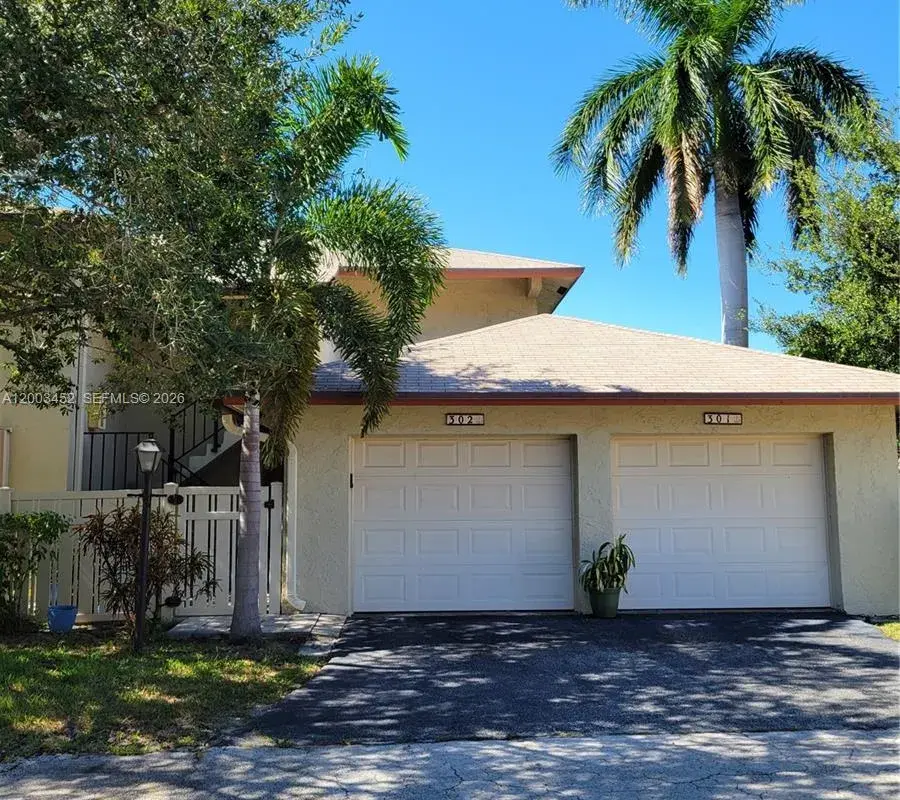 1821 NE 40th Ct # 302, Pompano Beach FL 33064