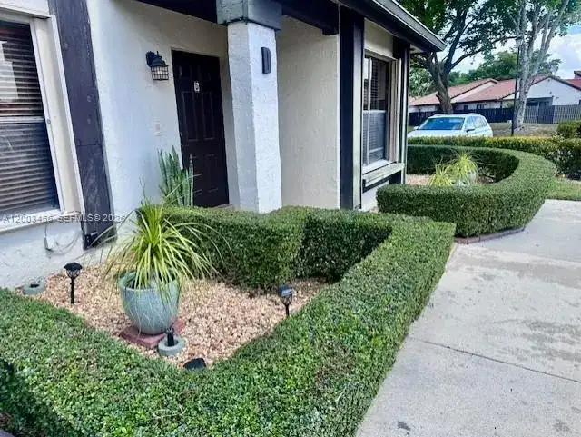 15070 SW 49th Ln # D106, Miami FL 33185 photo 2