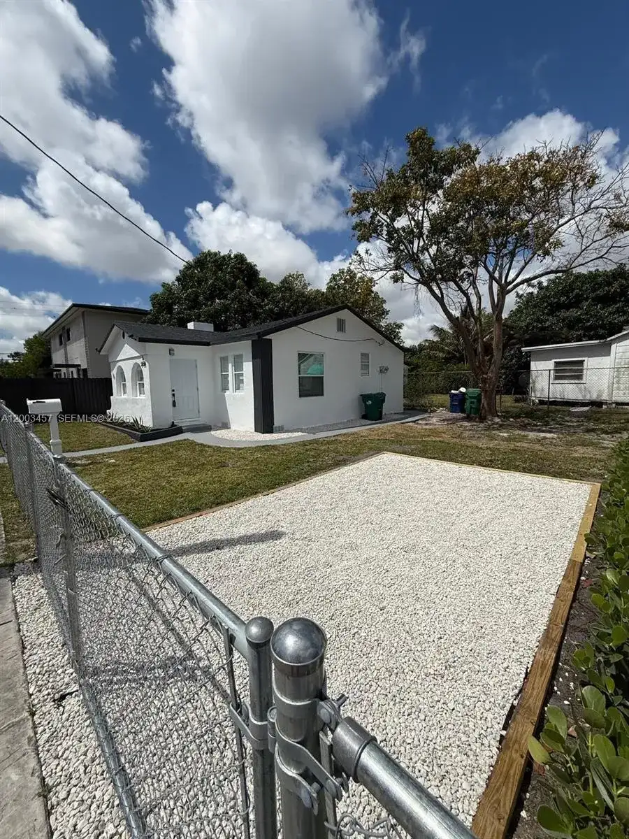 5158 NW 19th Ave # A, Miami FL 33142 photo 4