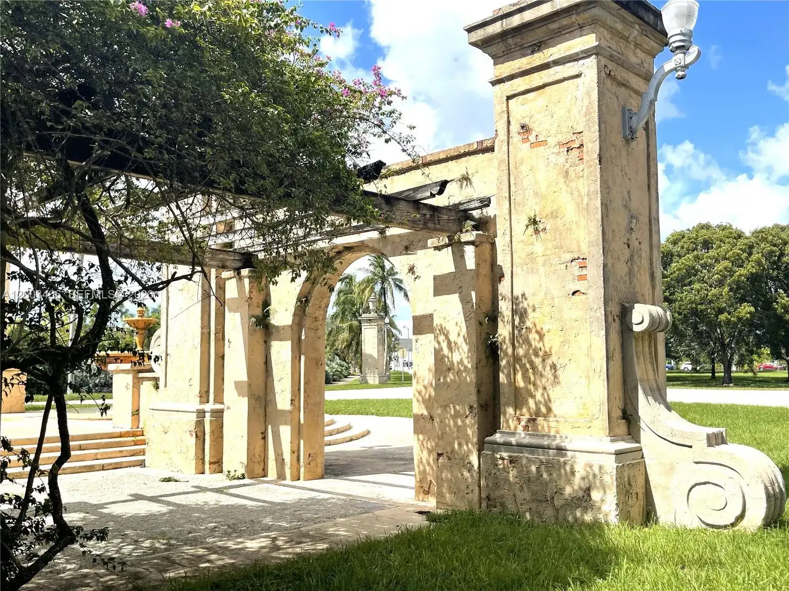 1556 San Benito Ave, Coral Gables FL 33134 photo 2