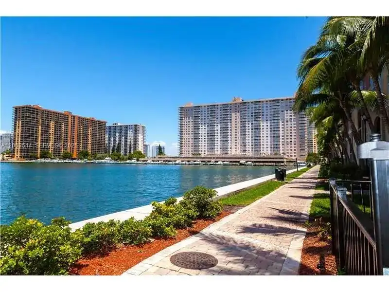17100 N Bay Rd # 1913, Sunny Isles Beach FL 33160 photo 4