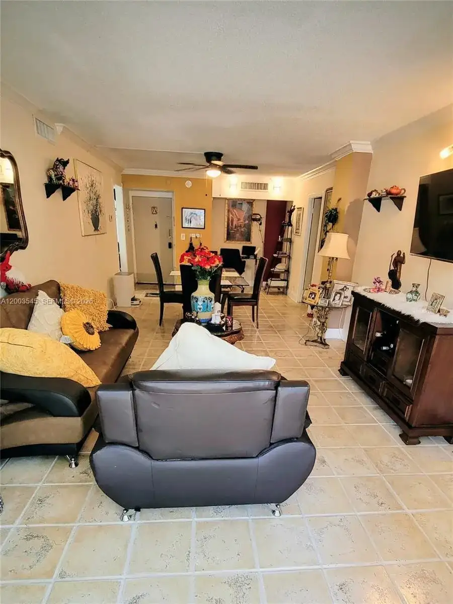 3101 N Country Club Dr # 101, Aventura FL 33180 photo 2
