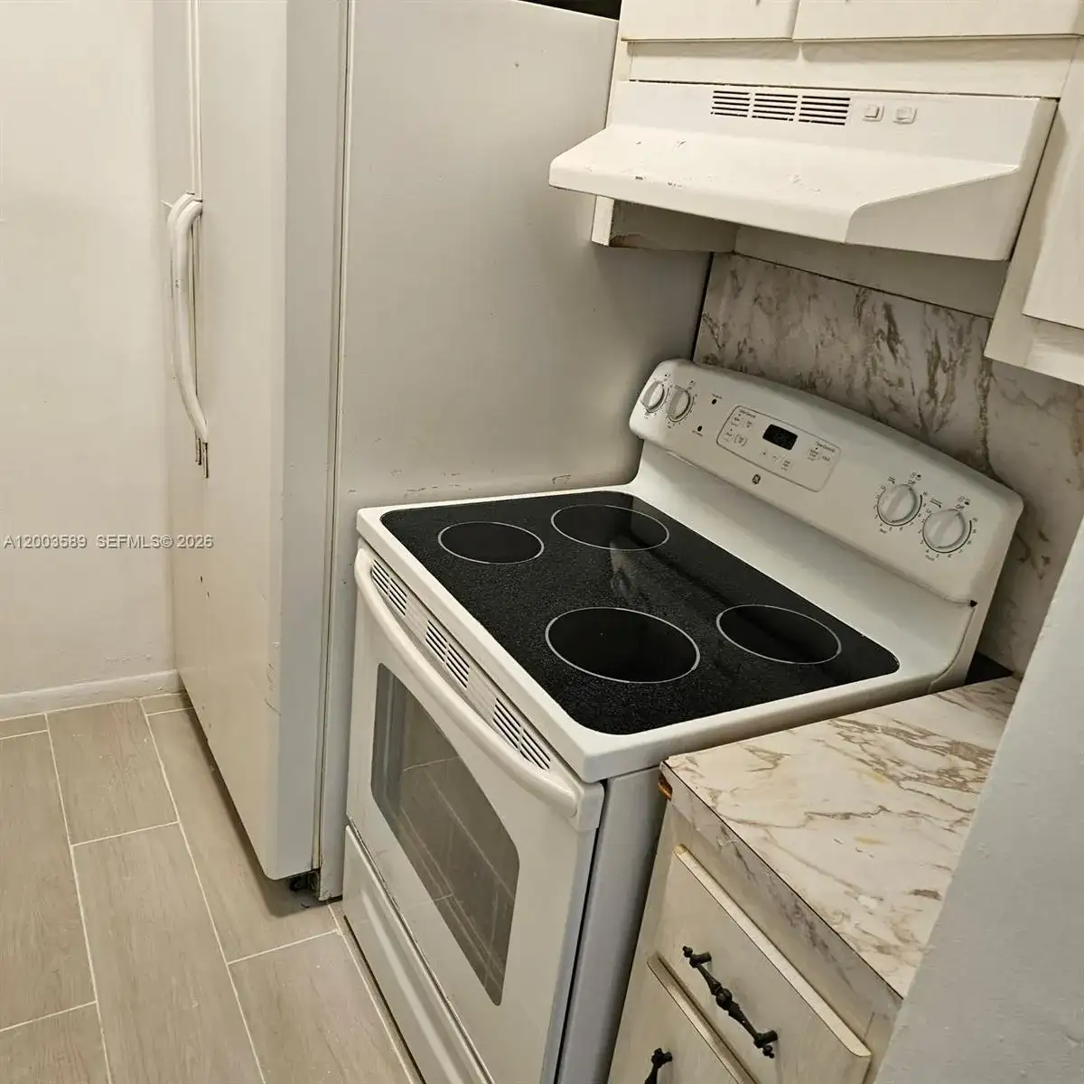 230 SW 11th Ave # 14, Hallandale Beach FL 33009 photo 4