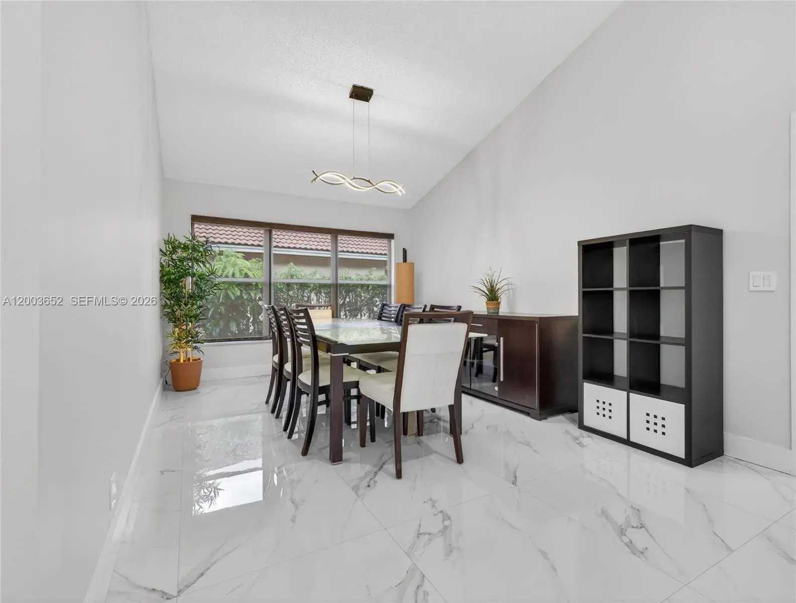 1025 Creekford Dr, Weston FL 33326
