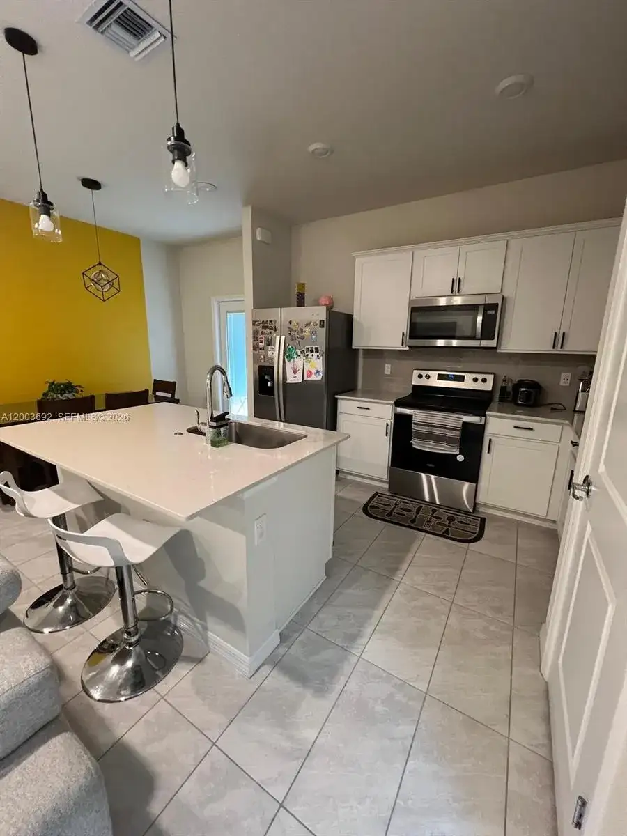 3235 Watercress DR, Lauderdale Lakes FL 33311 photo 2