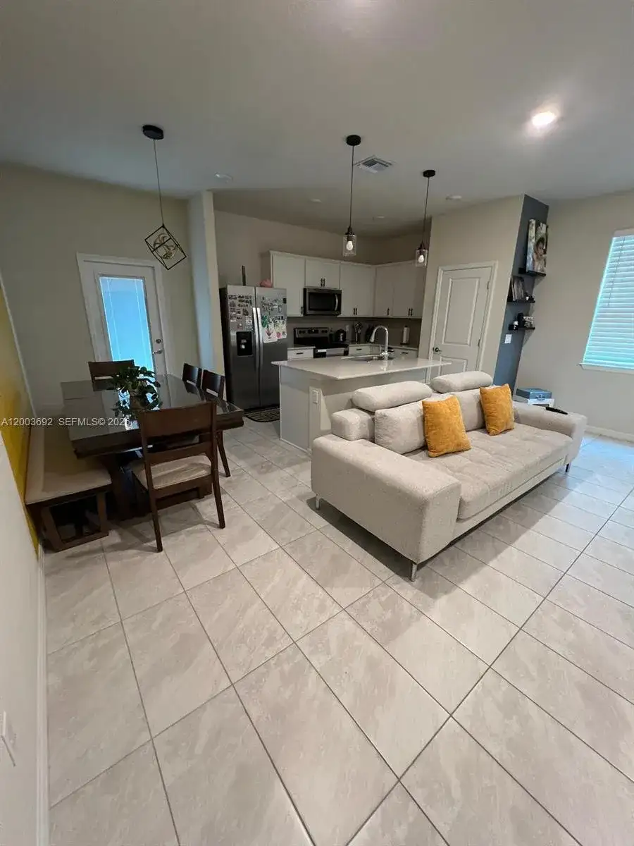 3235 Watercress DR, Lauderdale Lakes FL 33311 photo 4