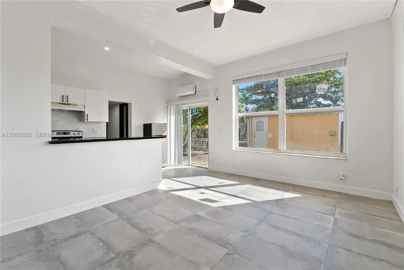 2204 Mckinley St, Hollywood FL 33020 photo 2