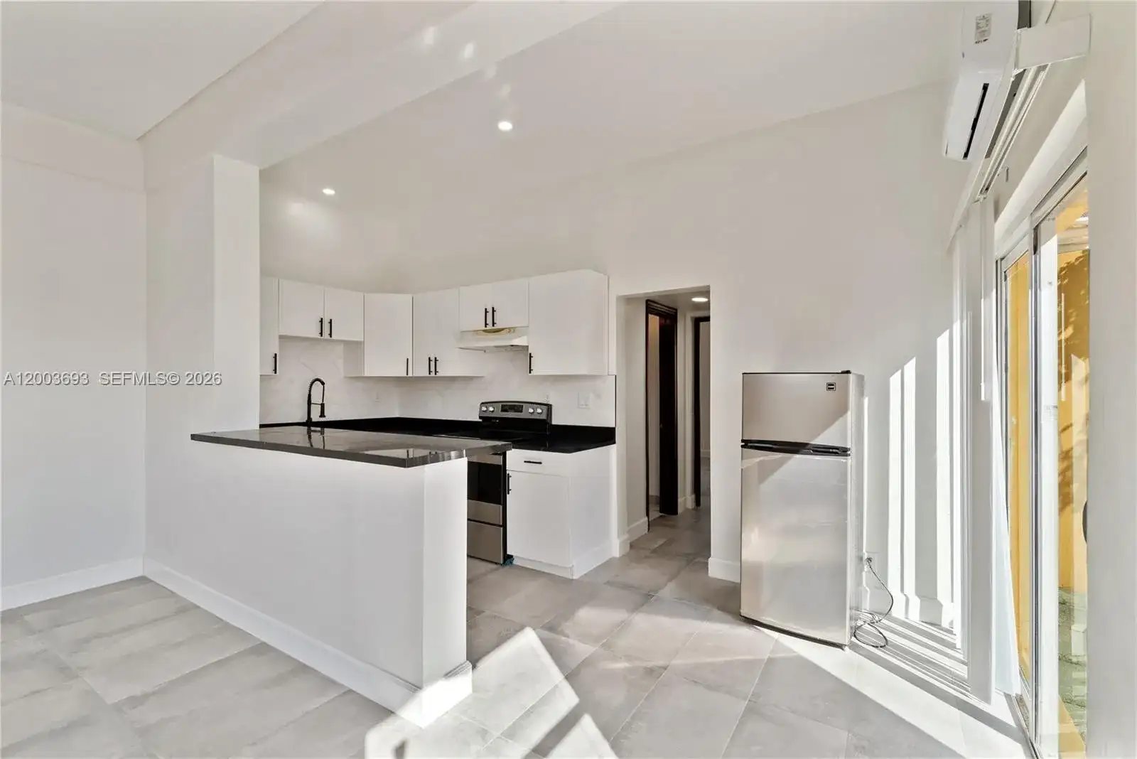 2204 Mckinley St, Hollywood FL 33020 photo 3