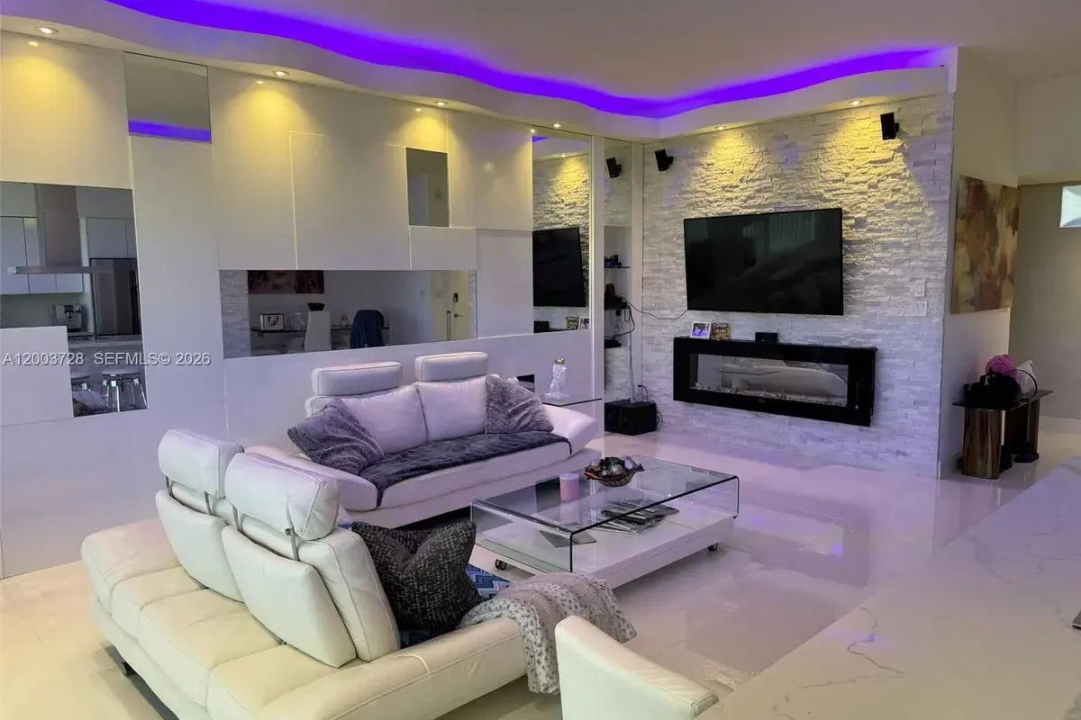 18041 BISCAYNE BLVD, Aventura FL 33160