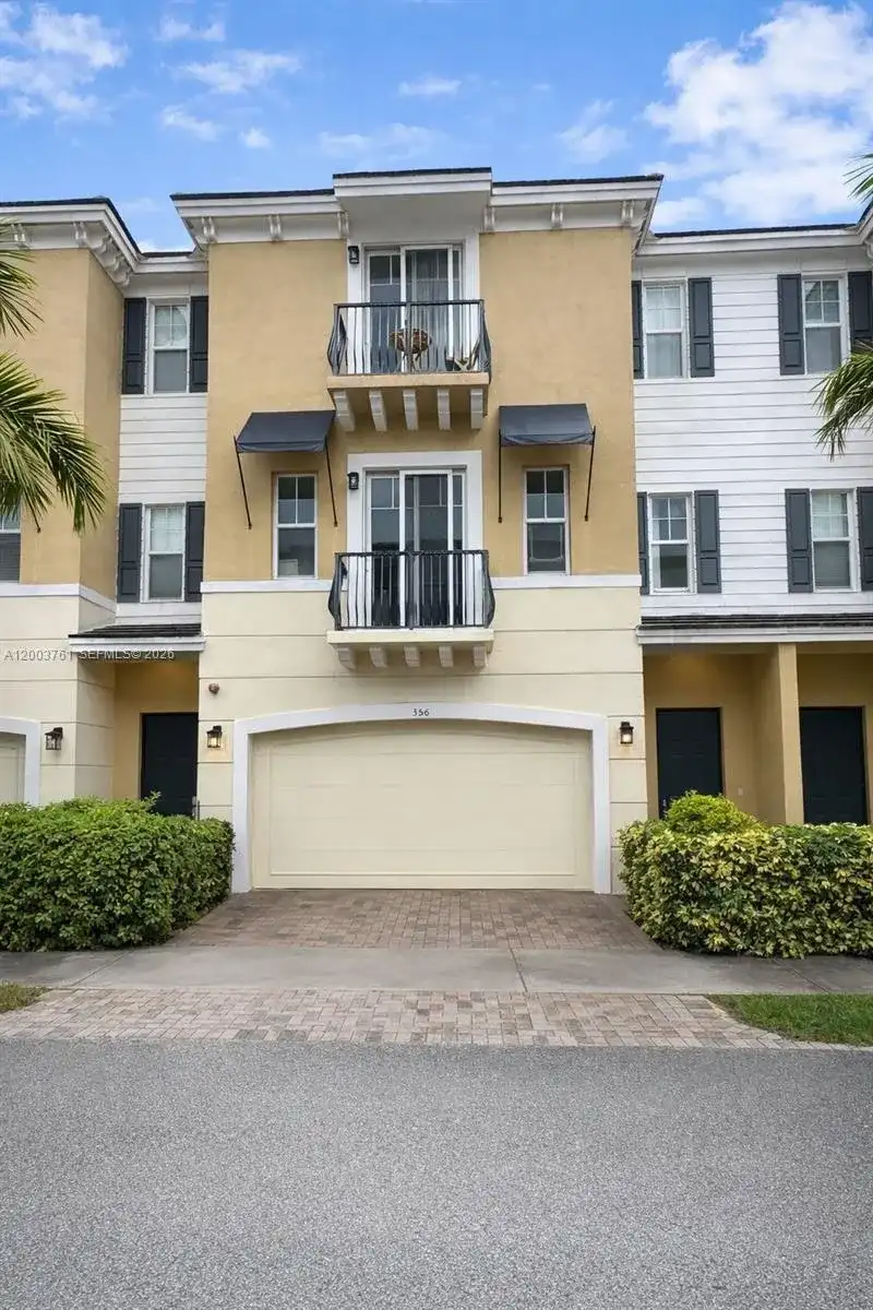 556 NW 39th Cir, Boca Raton FL 33431