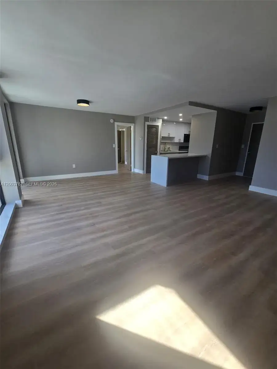 9800 W Bay Harbor Dr # 305, Bay Harbor Islands FL 33154