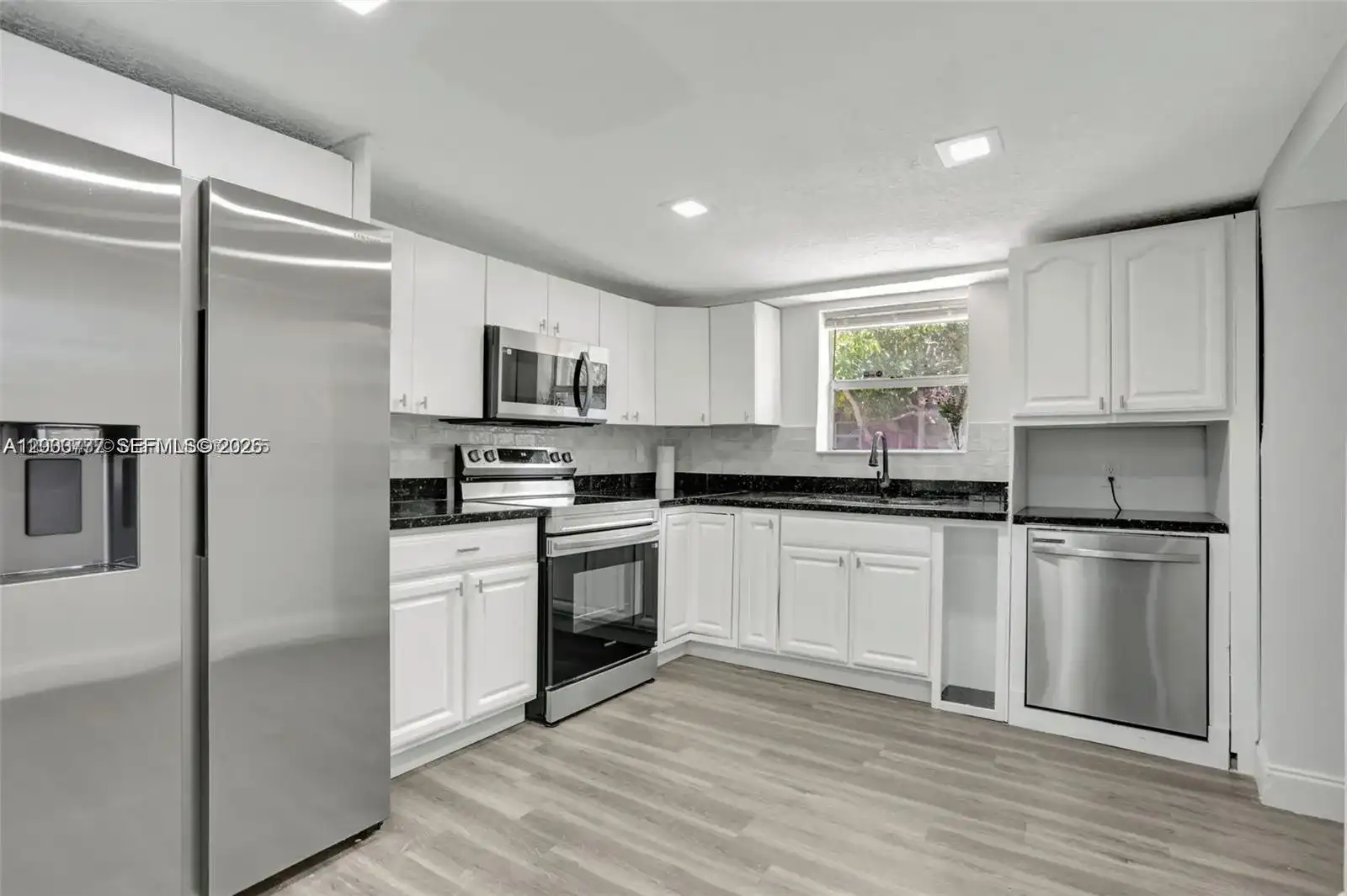 2701 NW 18th Ter # A, Oakland Park FL 33311