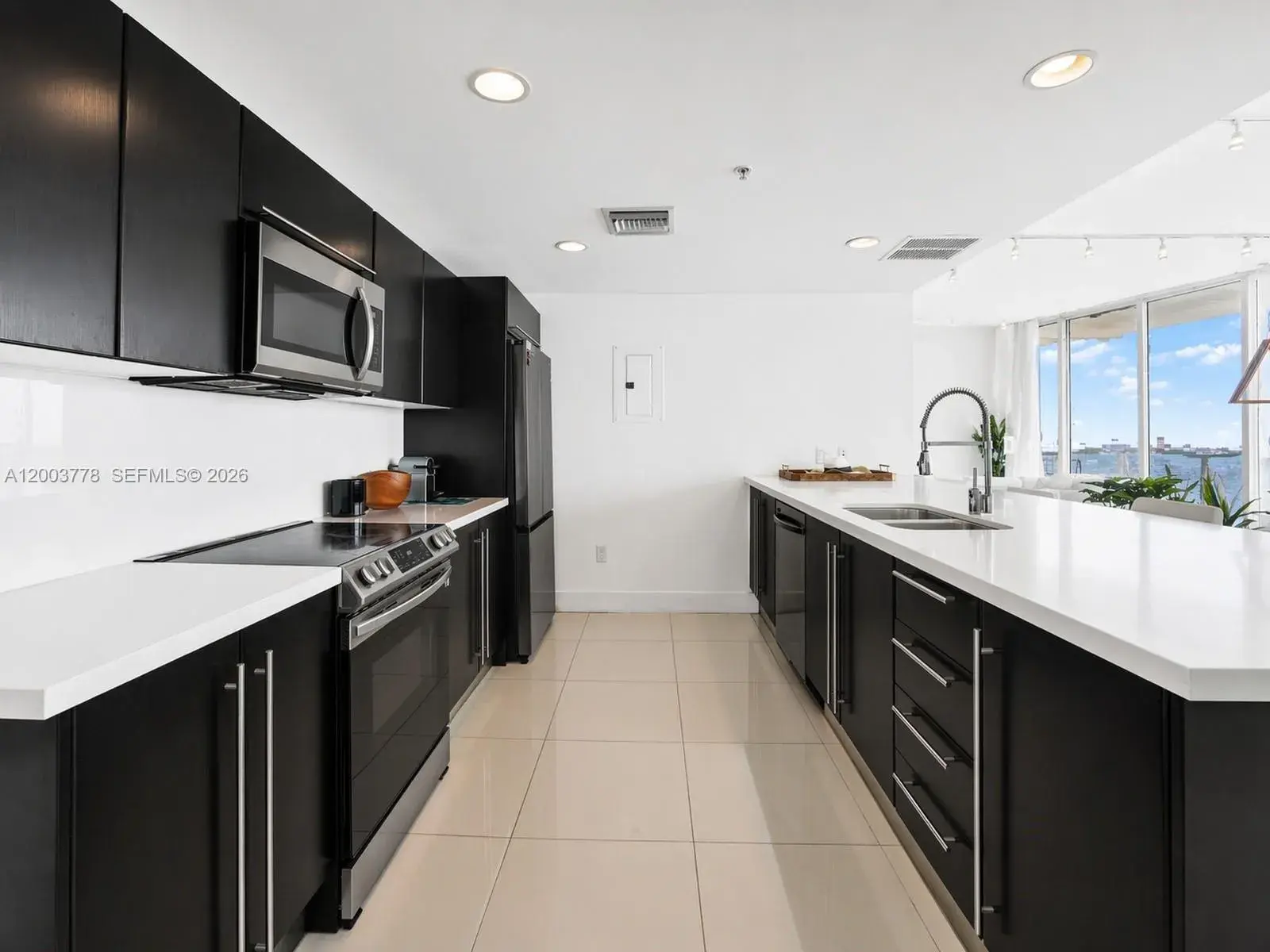665 NE 25th St, Miami FL 33137