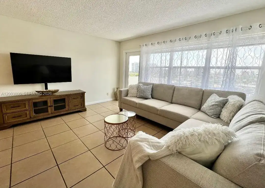 401 Golden Isles Dr # 1011, Hallandale Beach FL 33009 photo 3