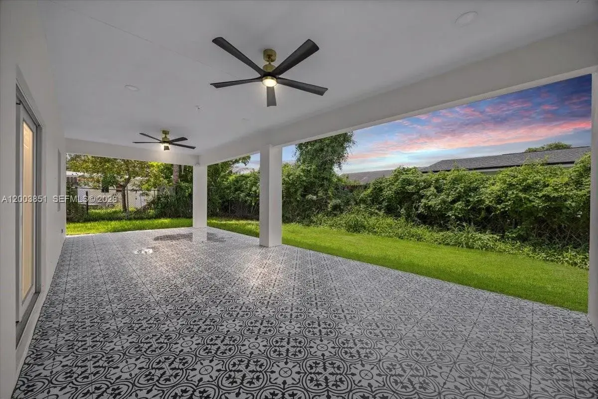 930 34th St, West Palm Beach FL 33407 photo 2