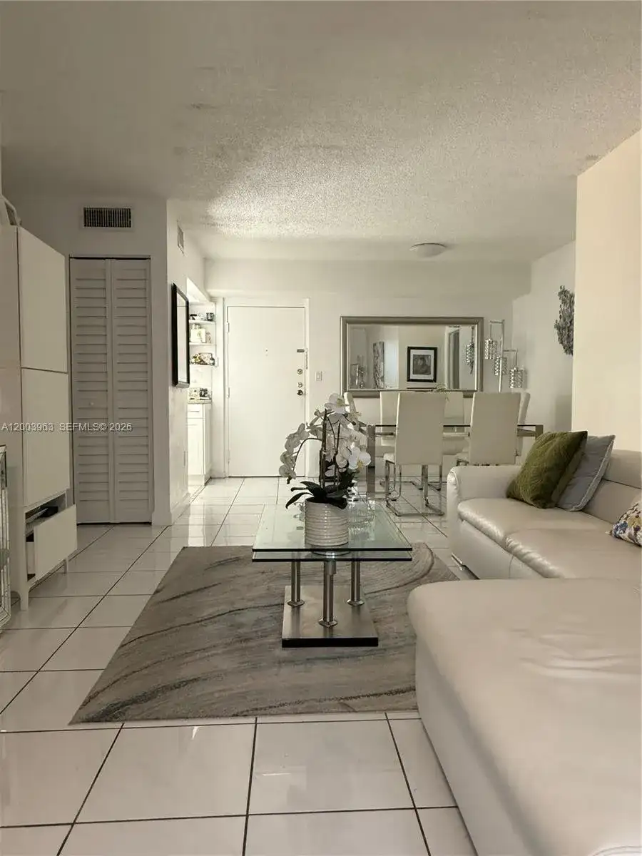 5033 NW 7th St # 312, Miami FL 33126 photo 3