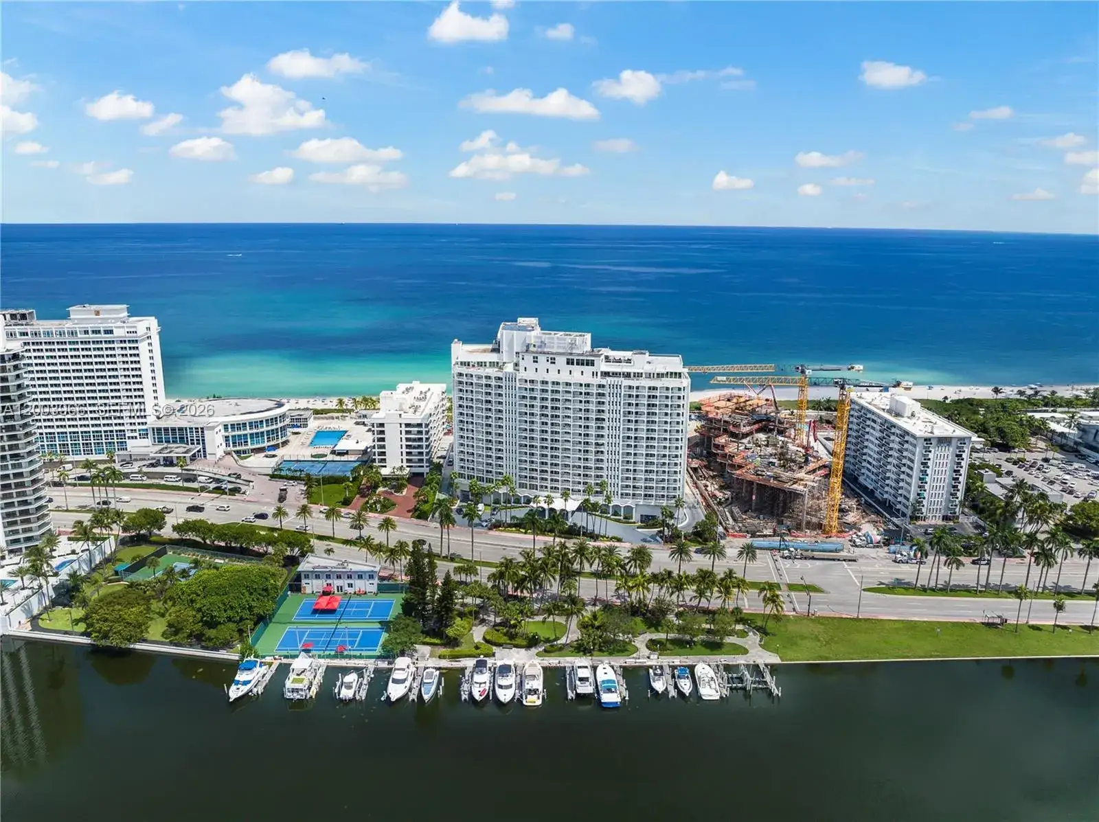 1 bedroom 1 bath Residential for sale at 5401 Collins Ave # 611, Miami Beach FL 33140