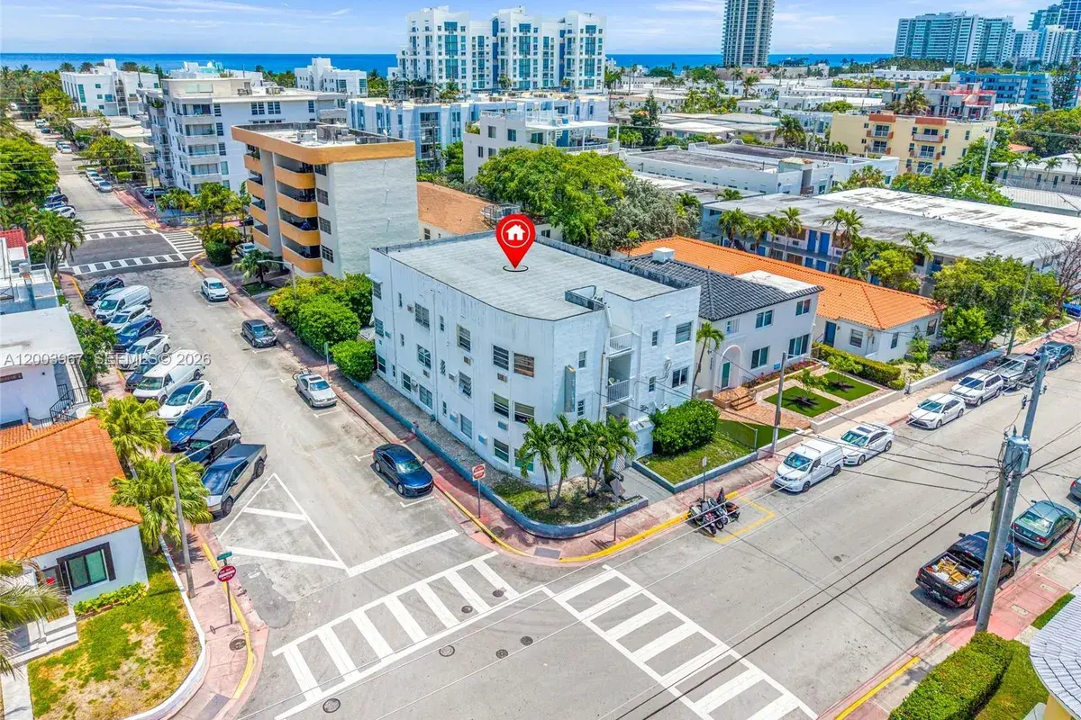 420 78th St, Miami Beach FL 33141